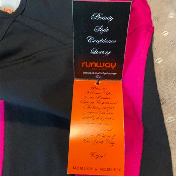 Runway New York Black/Pink Halter Active Top - Picture 10 of 12